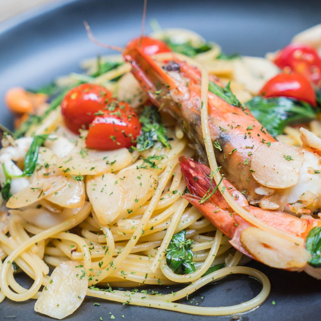 Whole Lobster 5 pounds with garlic noodles